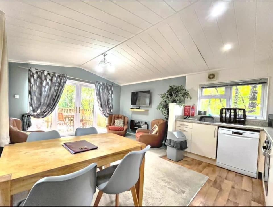 Woodland View -Hot Tub-Tenby-Carmarthen-St Clears Ngoại thất bức ảnh